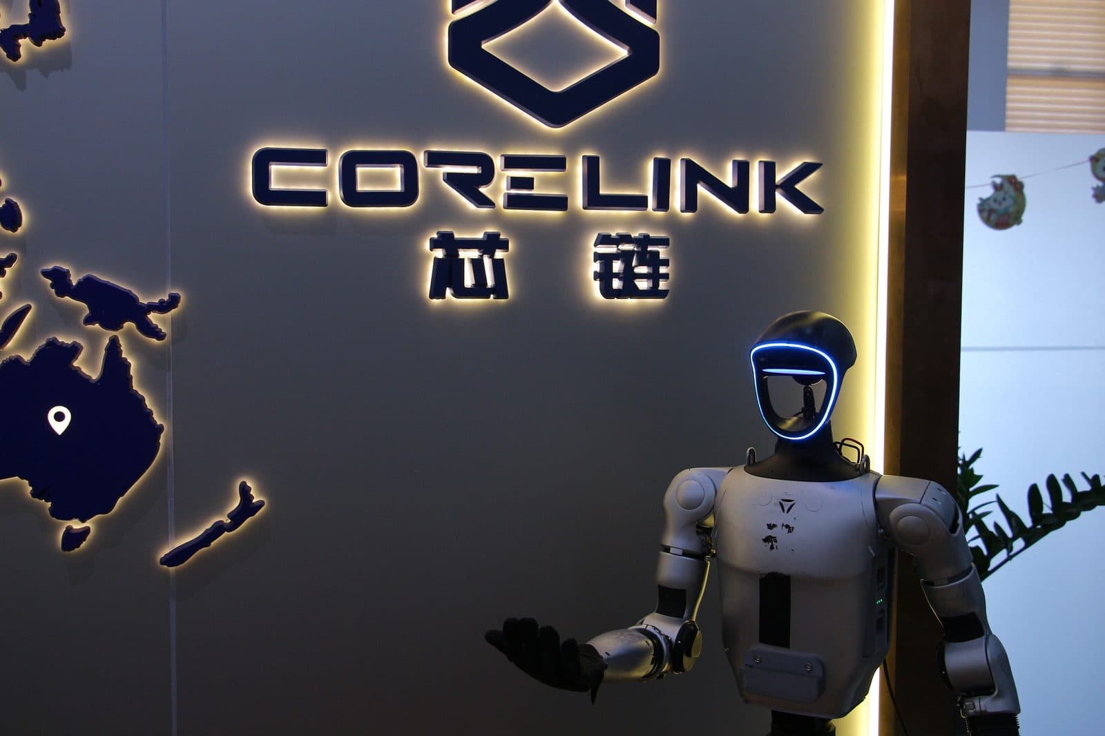 Showroom path — visitors meet the guide robot